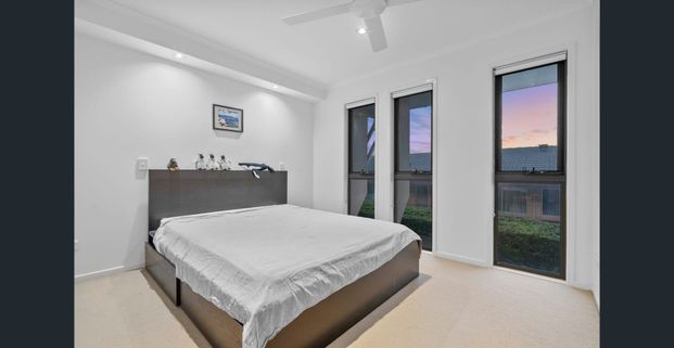 Charming 3-Bedroom House in Annerley - 4/39 Waterton Street - Photo 1