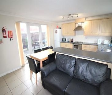 1 bedroom in a house share to rent - Photo 2