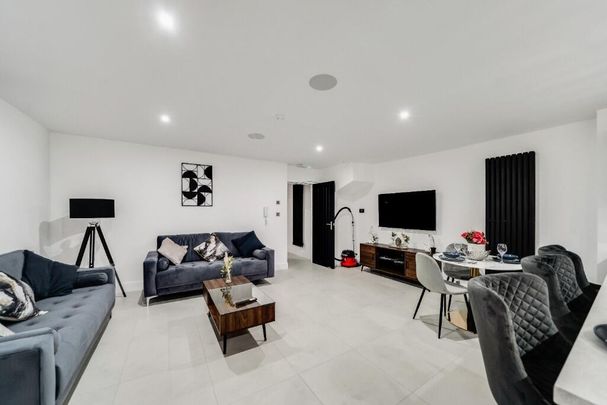 6 bedroom house to rent - Photo 1