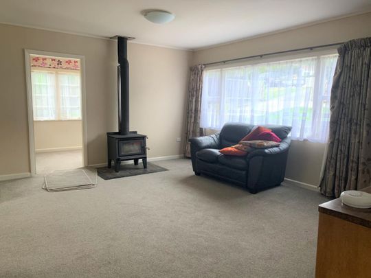 Warm 2 Bedroom + Office Home with extra Rumpus/Hobby Space - Photo 1