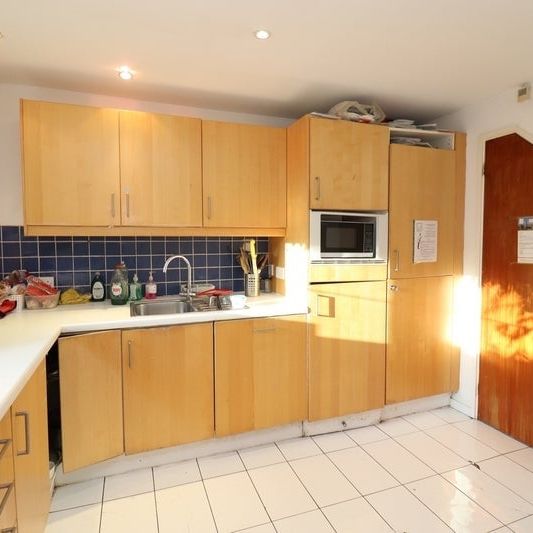 Room in a Shared Flat, Sequoia House, SE16 - Photo 1