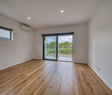 37 Travertine Loop, 3806, Berwick Vic - Photo 4