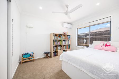 Bed 2 Bath 2 Car with Solar & Battery Backup - Photo 4