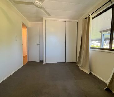 THREE BEDROOM FAMILY HOME - Photo 4