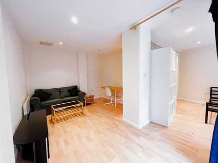 1 bedroom Flat To Let - Photo 4