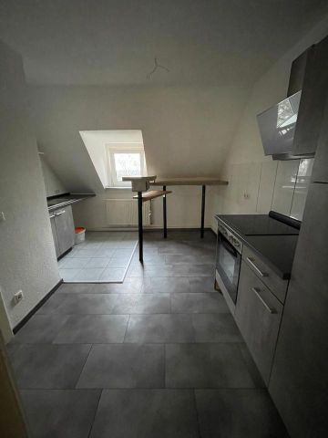 2-Zimmer-Wohnung in der Stadtmitte mit Küche und Badmöbeln - Photo 5