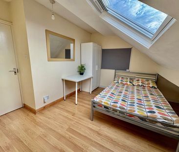 10 Bed Terraced House, Pomona St, S11 - Photo 6