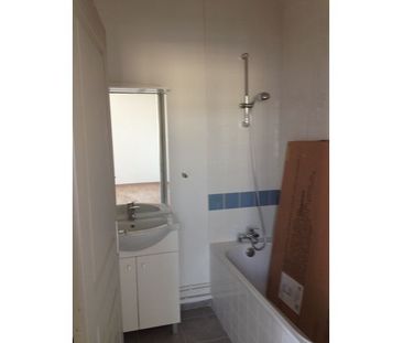 Location Appartement 2 pièces 38m² SAUMUR 49400 - Photo 4