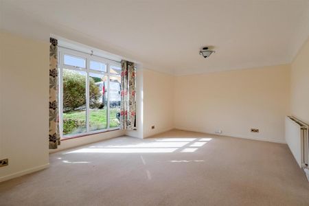4 bedroom detached house to rent - Photo 4