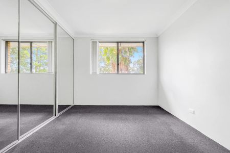 Neat and Tidy Two Bedroom Apartment For Lease - Photo 2