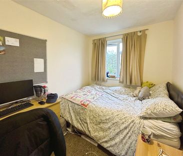 Nightingale Shott, Egham, Surrey, TW20 9SU - Photo 5