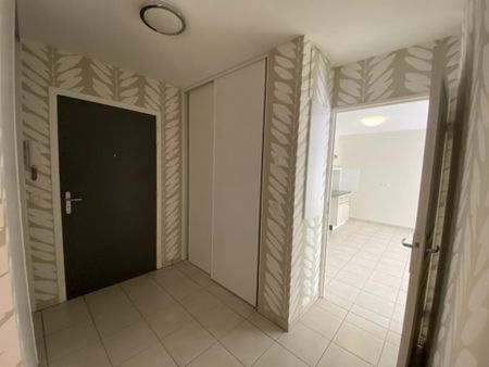 Location Appartement 70m² CHAMBERY 73000 - Photo 5