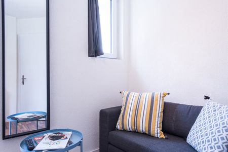Schöne möblierte 2.5 Zimmerwohnung in Zürich Wiedikon - Photo 2
