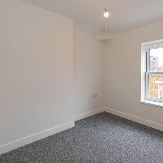 1 bed Room To Let - Photo 1