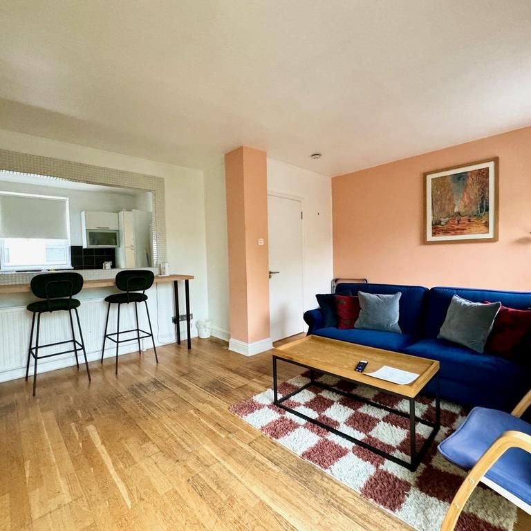 2 bedroom flat to rent - Photo 1