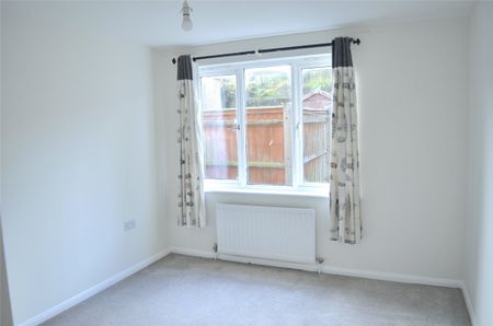 De Vere Close, Wallington, Surrey, SM6 - Photo 3