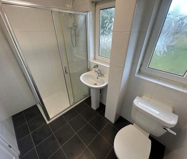 2 bedroom end of terrace house to rent - Photo 4