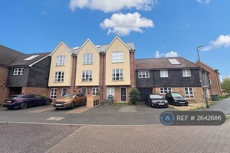 4 bedroom terraced house to rent - Photo 2