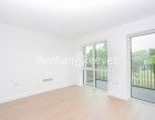2 Bedroom flat to rent in Holland House, Parrs Way, W6 - Photo 1