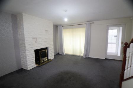 3 bedroom detached house to rent - Photo 2