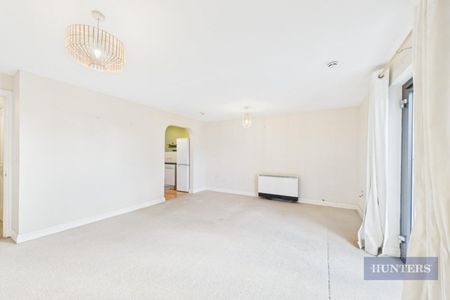 2 bedroom Flat To Let - Photo 4