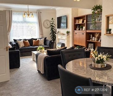 4 bedroom terraced house to rent - Photo 1