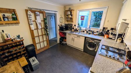 3 bedroom terraced house to rent - Photo 2