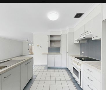 Freshly Painted 2-Bedroom Unit in the Heart of Wellington Point! - Photo 5