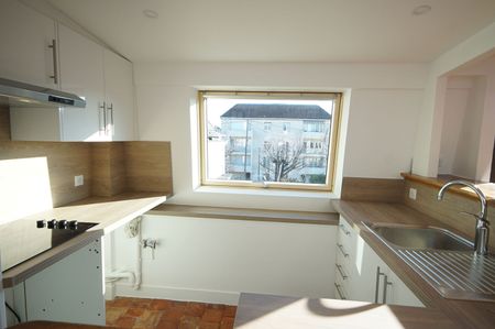 DUPLEX - 89 m² - 2 chambres - Photo 2