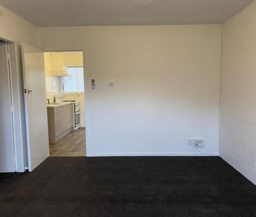 Fab Flat in Ham East - Photo 2