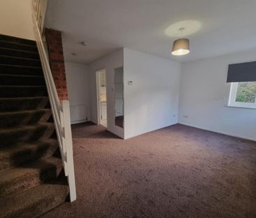 2 bedroom semi-detached house to rent - Photo 3