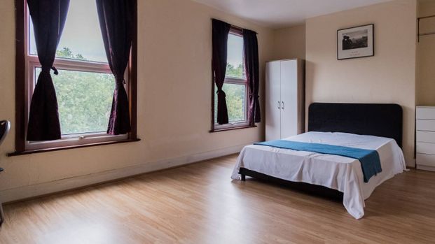 4 bedroom maisonette for rent - Photo 1