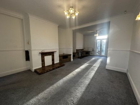 Brierley Cottages, Sutton in Ashfield, NG17 - Photo 5