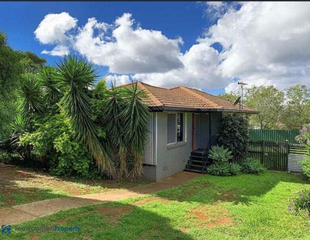 Updated Three-Bedroom Home Perfectly Positioned in Wilsonton - Photo 1