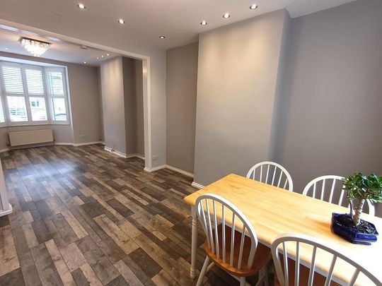 4 bedroom terraced house to rent - Photo 1
