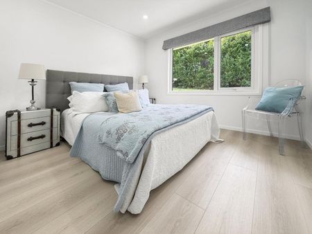 Newly Renovated Garden Apartment - Photo 3