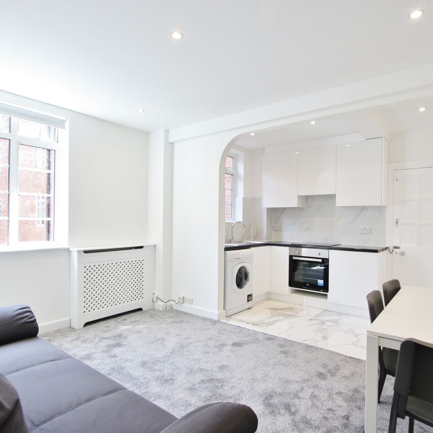 Latymer Court, Hammersmith Road, Hammersmith, London, W6 - Photo 1