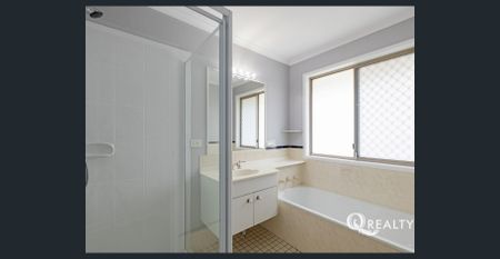 Lovely Family Home In A Prime Location - Photo 2