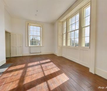 5 bedroom detached house to rent - Photo 1