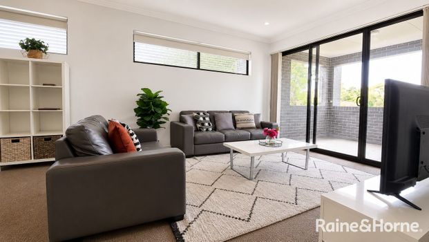 Spacious Fully Furnished 3-Bedroom Home in Prime Westmead Location - Unbeatable Convenience - Photo 1