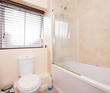 3 bedroom terraced house to rent - Photo 6