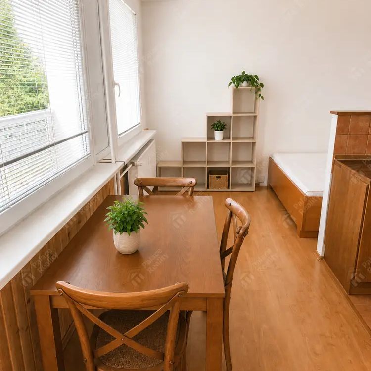Pronájem hezkého bytu 1+KK - Praha, část Bohnice, ul. Řešovská - Fotografie 1