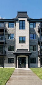 PLUSIEURS 4 1/2 - PLAFONDS 9 PIEDS - ASCENSEUR - DIPOSNIBLES IMMÉDIATEMENT OU JUILLET - Photo 4