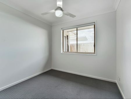 Spacious Modern Family Home with Huge Backyard - Photo 5