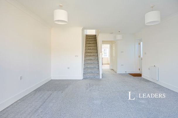 2 bedroom house to rent Livingstone Road, Poole, Dorset, BH12 - Photo 1