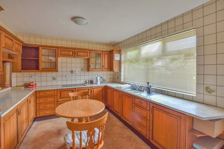 Farndale, Widnes, WA8 9JL - Photo 2