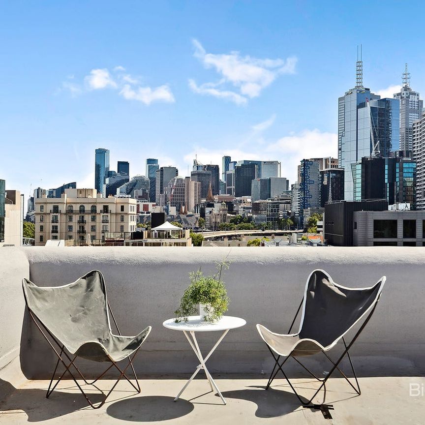 FULLY FURNISHED ART DECO GRACE WITH BREATHTAKING VIEWS - Photo 1