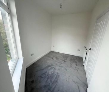 3 bedroom end of terrace house to rent - Photo 3