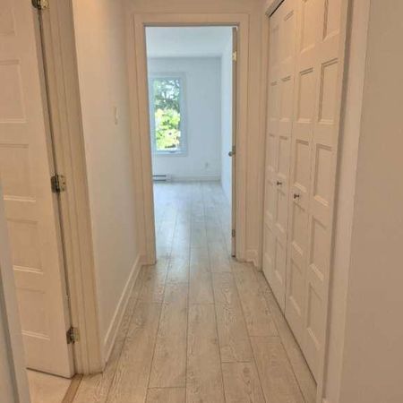 Très beau 5 ½ à louer, 1782 Ste-Hélène, Longueuil. Voisinage paisible. 2 050 $/mois. - Photo 4