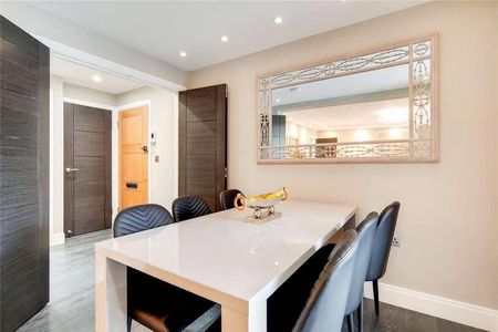 St. Johns Wood Park, London, NW8 - Photo 3